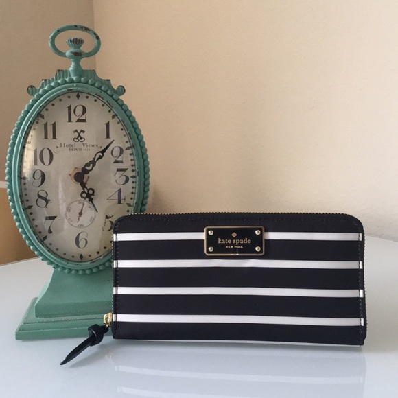 kate spade Handbags - Moving sale! Kate Spade ♠️ neda wallet